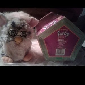 1998 FURBY(70-800) & 2005 FURBY (59294)